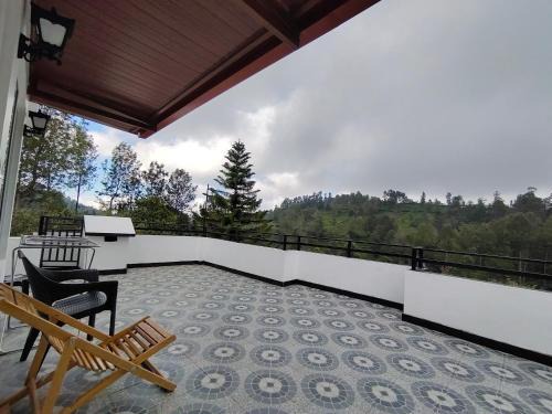 Kotagiri Villa | Silver Spruce Glass 1BHK Entire Floor Kotagiri