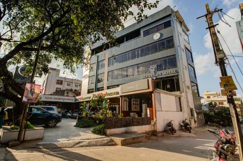 Yelahanka Hotel | Silverkey Hotel Yelahanka