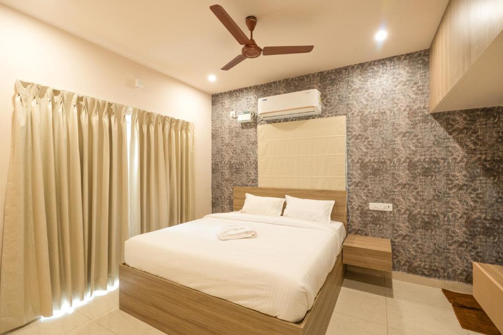 Velachery Hotel | Skyline Suites