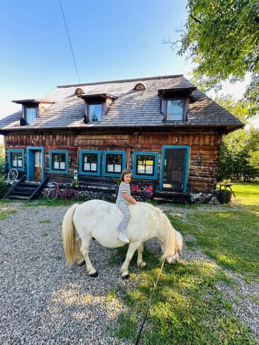 Breb House | Small Apartment in Breb s Cosy Barn