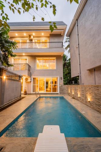 Gauravaddo Villa | Solace AquaVista 5-BHK Villa with Private Pool, Lounge Area & Bar