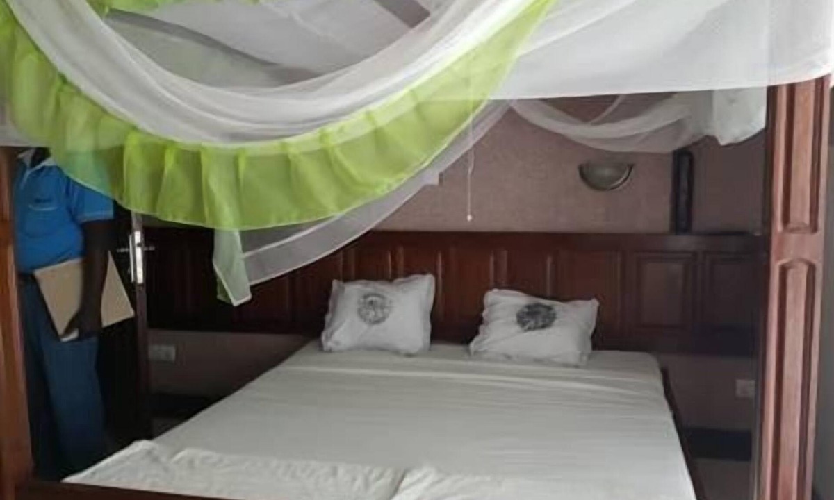 Manyimbo Hotel | Solomon Castle Hotel Mombasa