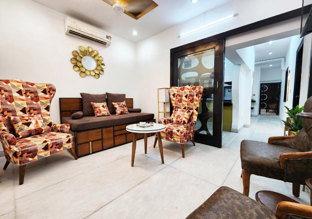 Greater Kailash Apartment | Spacious 2BHK with big bedrooms and kitchen 7