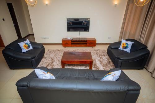 Msasani Peninsula Apartment | Spacious 2BR w pool & Gym