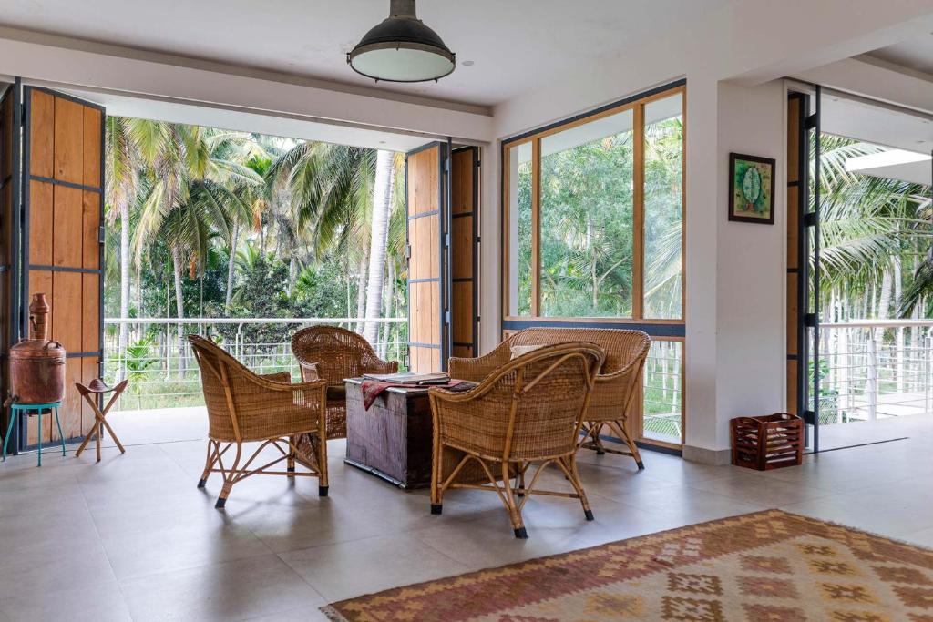 Shrirangapattana Villa | Spacious 3BR Daveys Townhouse with Private Lawn Pet Friendly and Complimentary Breakfast