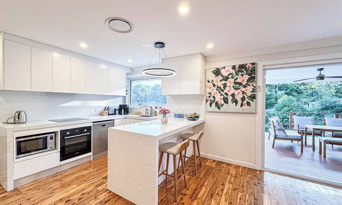 West Ryde Apartment | Spacious 4BR Near Eastwood/Sleeps 9/Free Parking