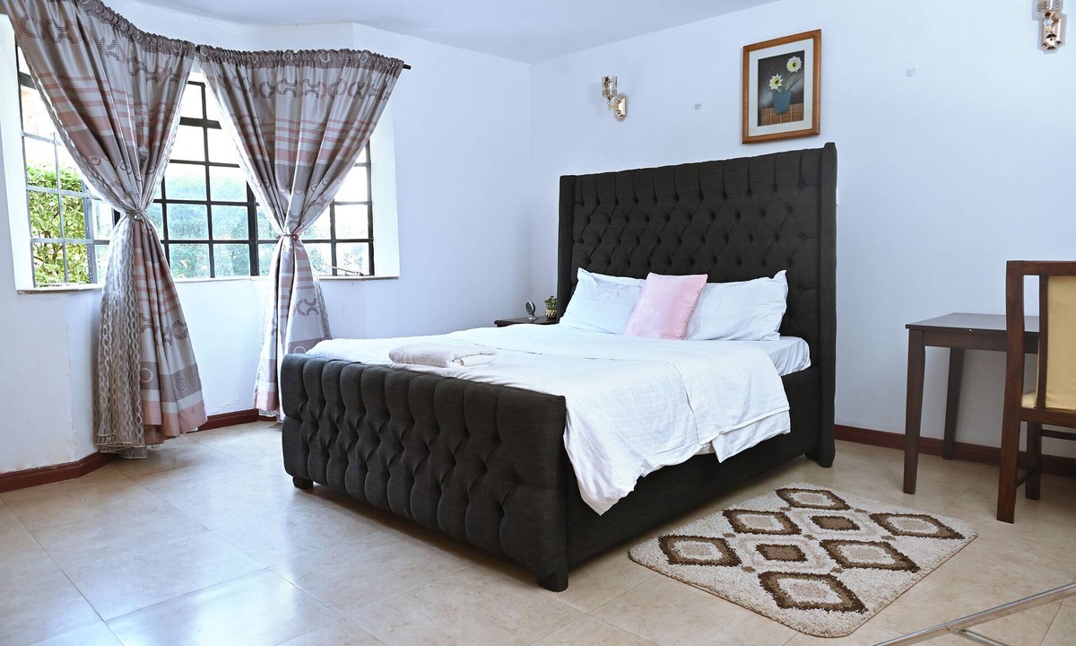 Kileleshwa Apartment | Spacious and comfy 4-BR quite & secure apartment in Kileleshwa Nairobi with WiFi