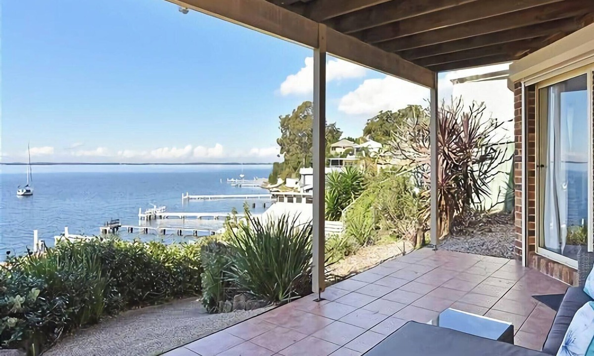 Rathmines House | Sparkling Waters - Jetty & Games Room!
