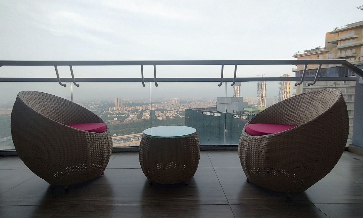Noida Apartment | Spectacular 34th-Floor Studio with Skyline Views