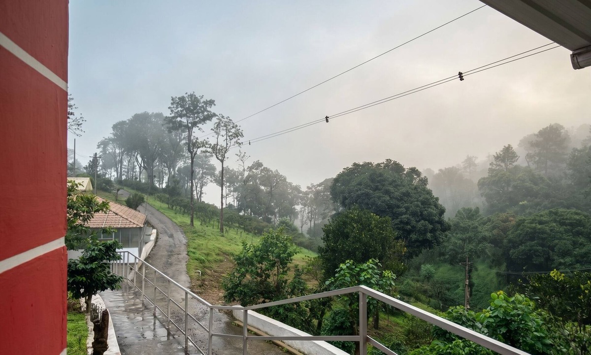 Valparai Hotel | SPKA Jungle Resort