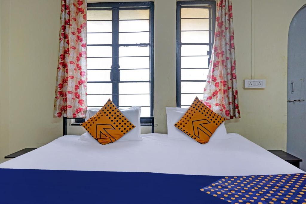 Pimpri Colony Hotel | SPOT ON Hotel Prakash Residency, Near Hanuman Gym Ajmera Colony, Pimpri