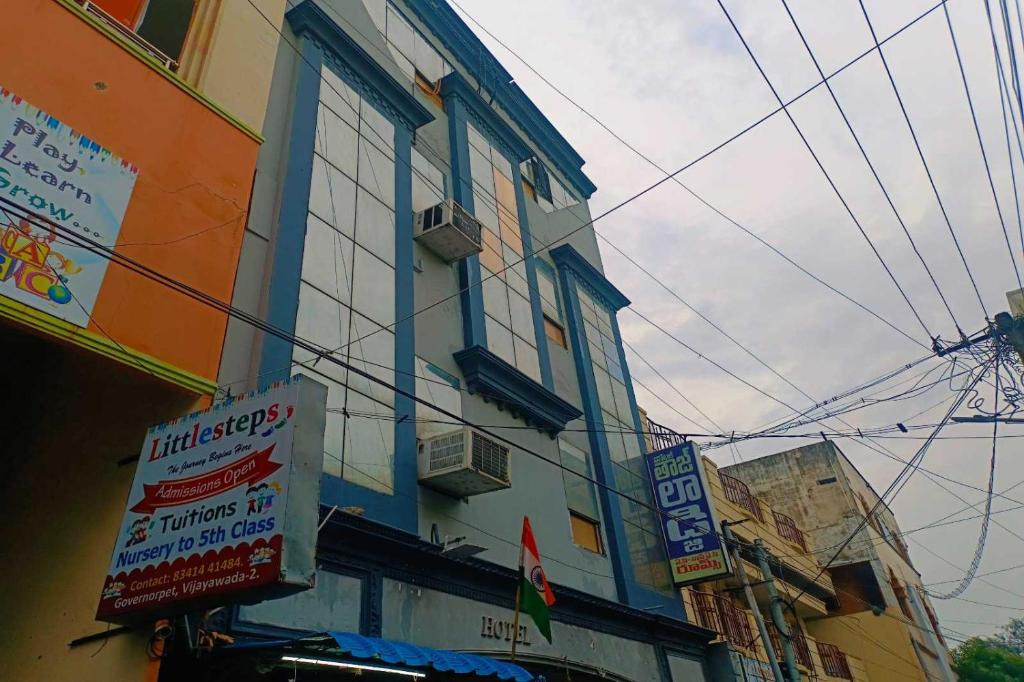Vijayawada Hotel | SPOT ON Hotel Taj