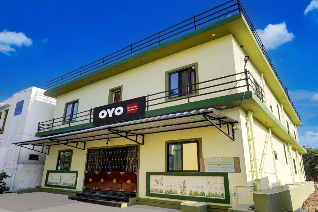 Sholinghur Hotel | SPOT ON Shri Krishna Guest house