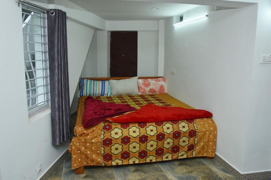 Valparai House | Sri Murugan Homestay