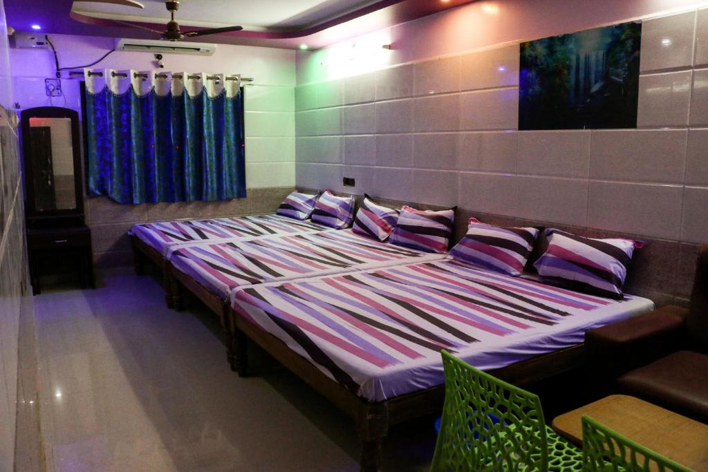 Hogenakkal Cabin | Sri Priya Lodge