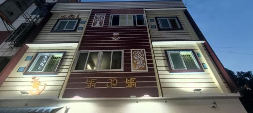 Periamet Hotel | Sri Tirumalaa Hotel
