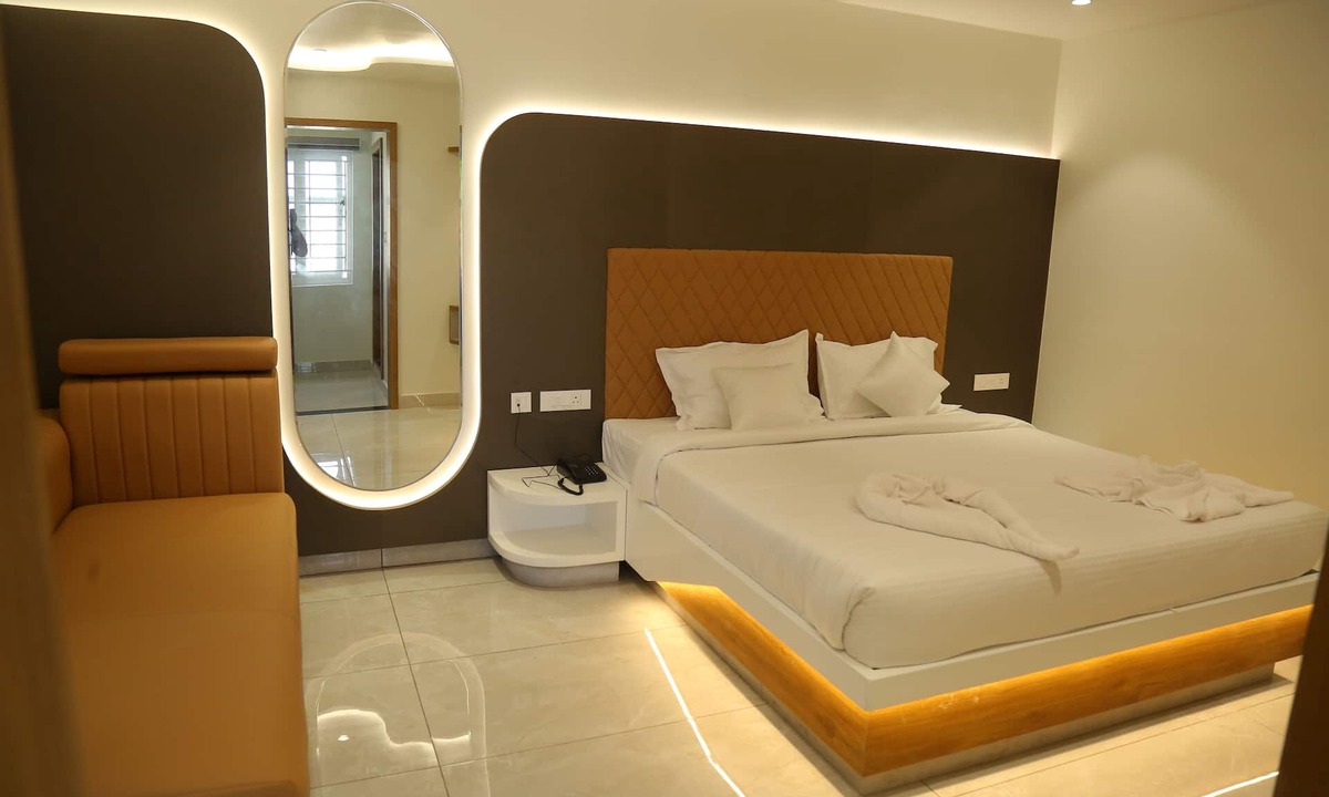 Narasaraopet Hotel | SRIPADAM GRAND