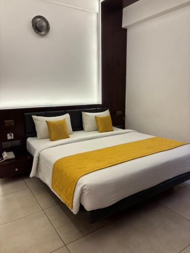 Koramangala Hotel | SRS Suites
