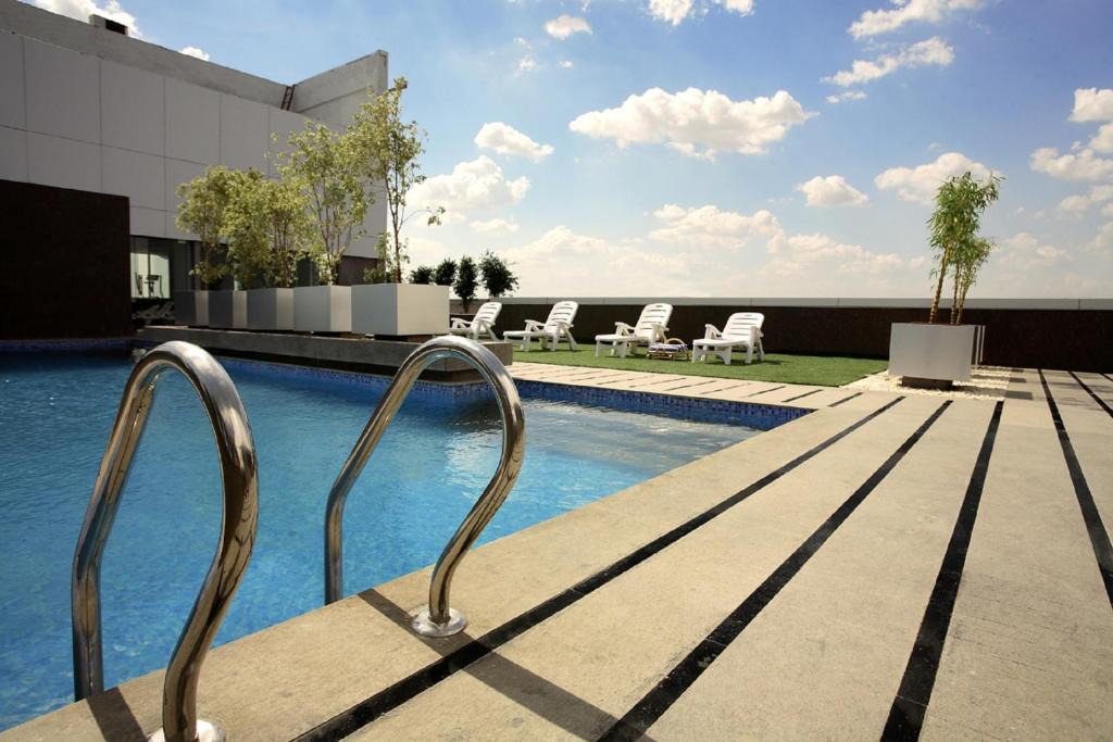 Koregaon Park Hotel | St Laurn Koregaon Park Pune