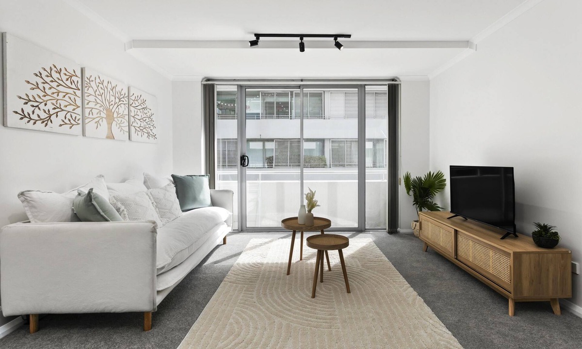 St. Leonards Apartment | St Leonards- LN405 Atchison Street - Stylish Studio with Juliet Balcony Separate Bedroom Space