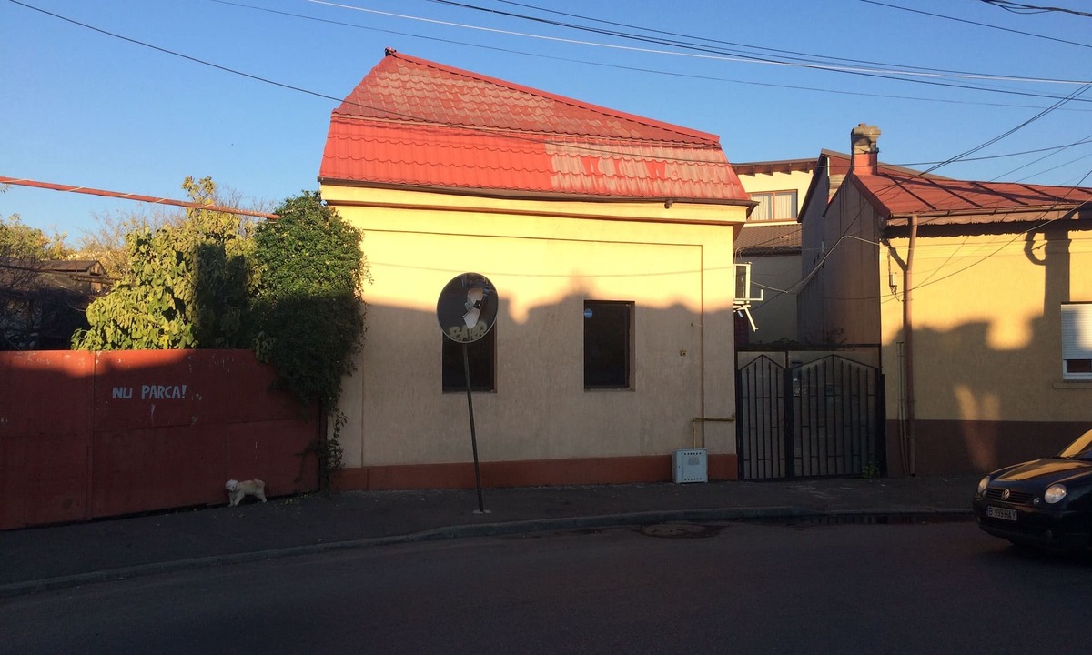 Bucharest House | STANDARD DOUBLE ROOM WITH PRIVATE BATHROOM - ROOM NR 2