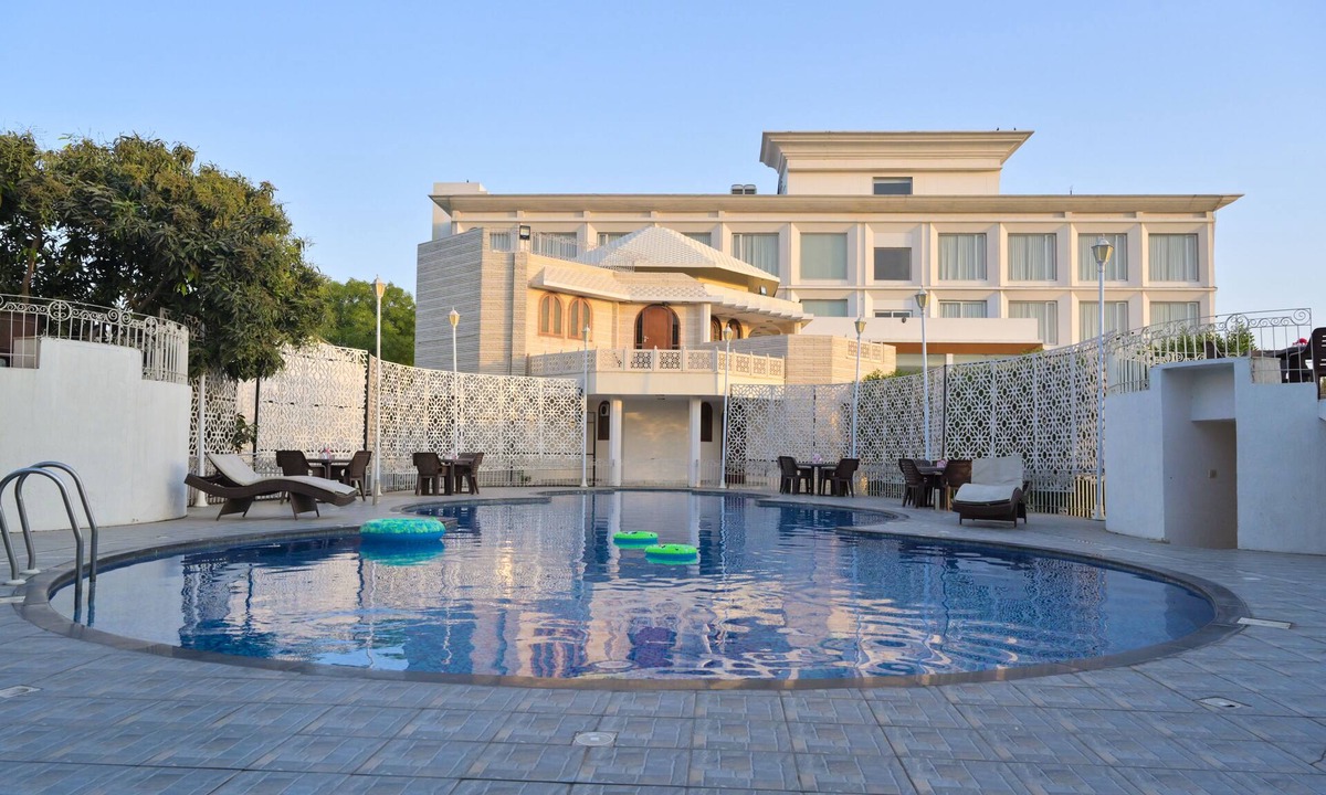 Jaipur Hotel | Stardom Resort