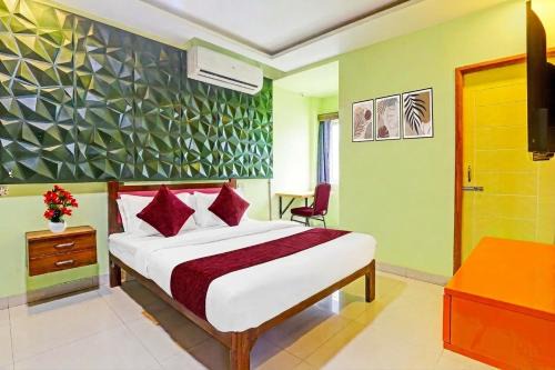 Manapakkam House | Starlight Hotels DLF Trade Center Miot chennai