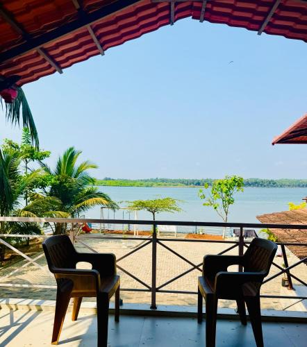 Tonse West Villa | Stay by the Backwater