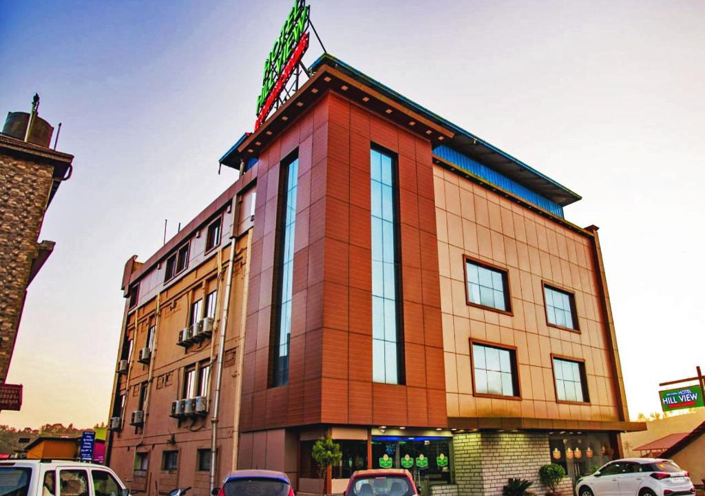 Mahadevpet Hotel | STAYMAKER Hotel Hill View