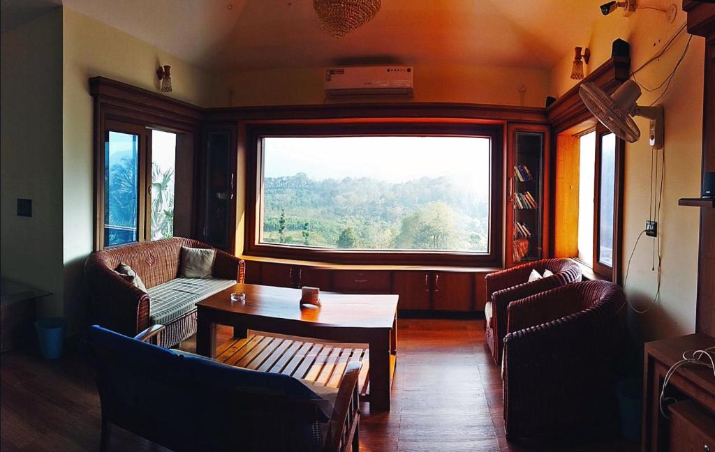 Manchalli Resort | STAYMAKER Tropical Blooms