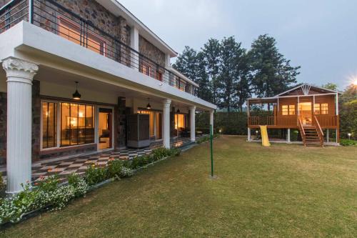Taoru Villa | StayVista at Banyan Abode 6BR Pet Friendly Villa With Pool at Manesar