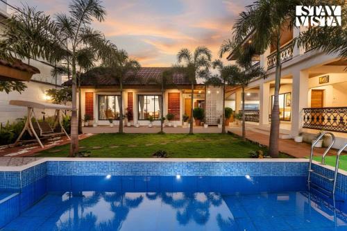 Shahapur Villa | StayVista at Bella Villa with Bathtub, Pool, WiFi