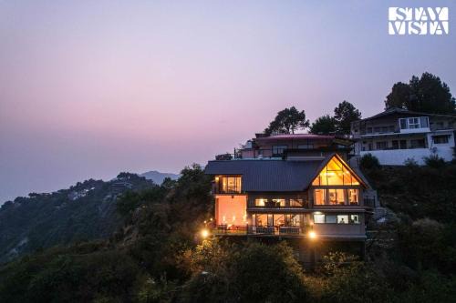 Mussoorie Villa | StayVista at Bourbon Sky with Bonfire, BBQ, Lawn