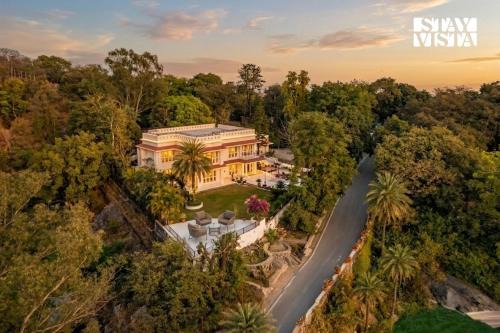 Mount Abu Villa | StayVista at Mangal House by the Lake with Lawn, BBQ