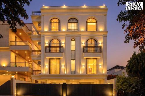 Malviya Nagar Apartment | StayVista at Sabora Blue - Luxury 4 BHK Near Airport, Malviya Nagar, Jaipur