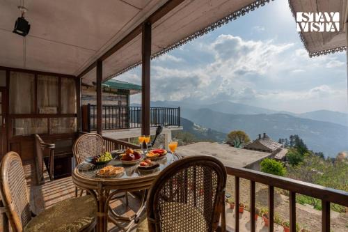 Kumharsain Villa | StayVista at Thanedhar Estate with Bonfire