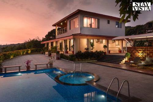 Mahabaleshwar Villa | StayVista at The Treetops with Infinity Pool, BBQ