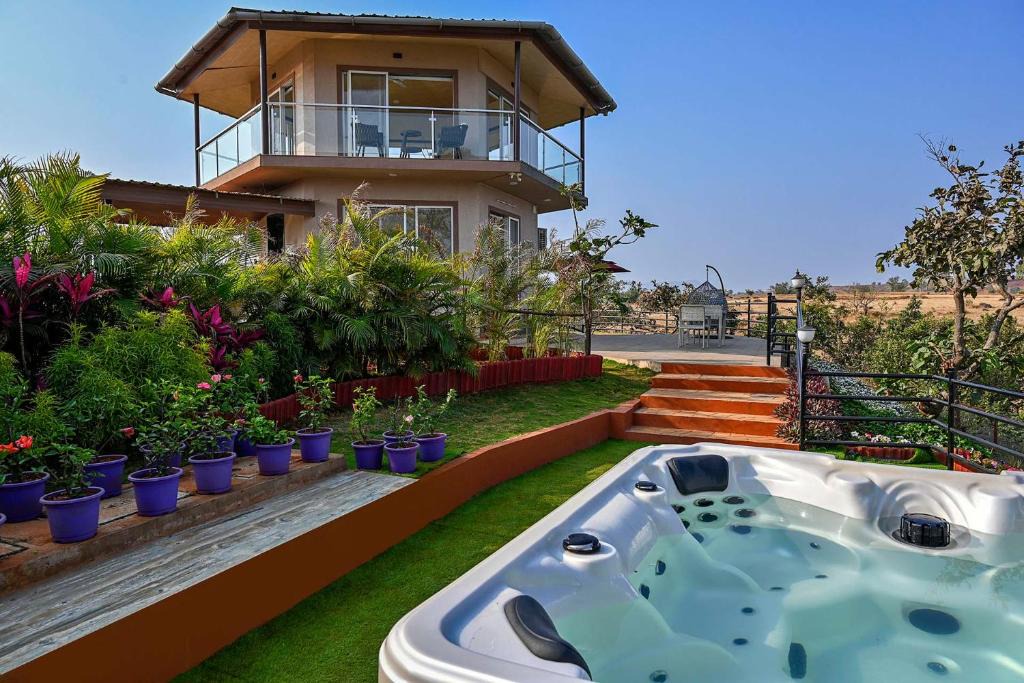 Lonavala Villa | StayVista's Ora Indulgent Living - Valley-View, Couple-Friendly Villa with Outdoor Jacuzzi - Romantic Getaway