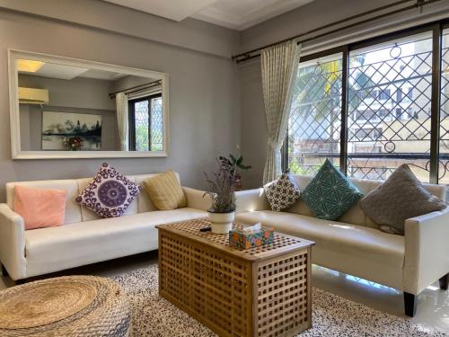 Pali Hill Apartment | Sterling 401, off Carter Road, Bandra West by Connekt Homes