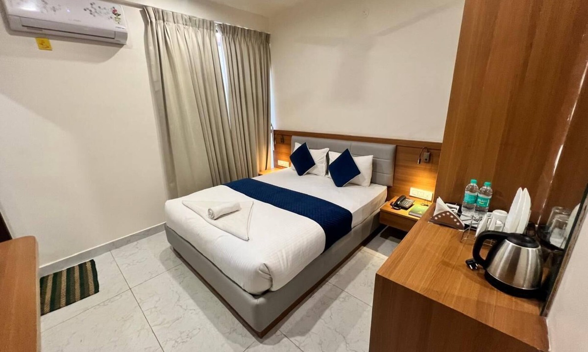 Narayanapura Hotel | sterling wood hotel