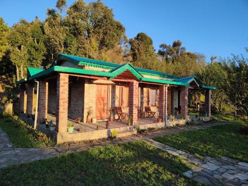 Mukteshwar Villa | Stone cottage 2BR in Mukteshwar by Homeyhuts