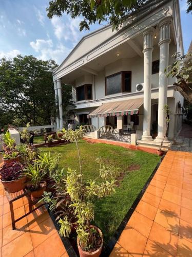 Jubilee Hills House | Stone rock castle
