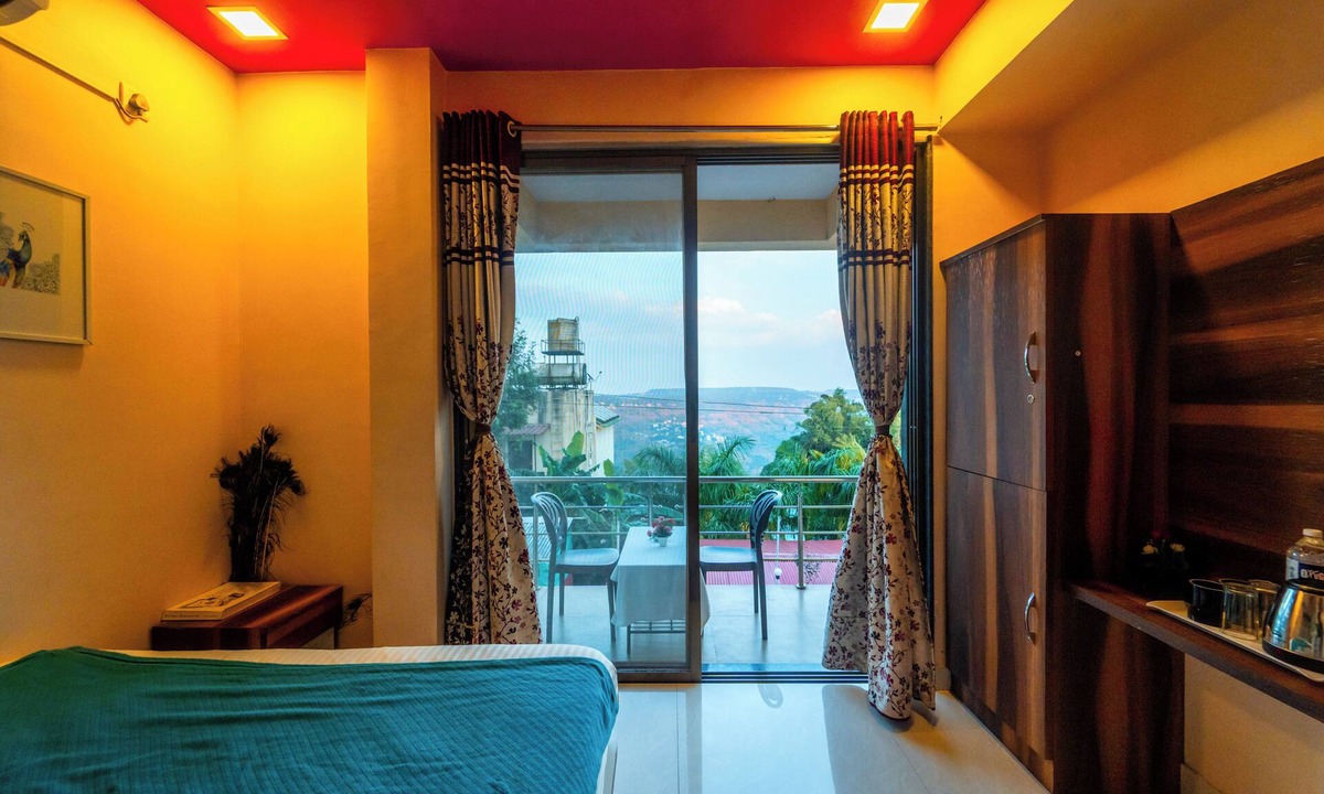 Bhilar Hotel | Strawberry County