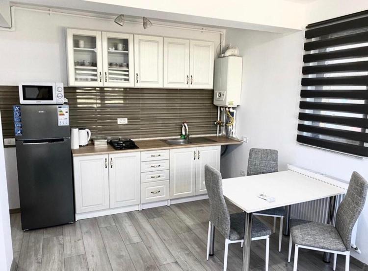 Mamaia-Sat Apartment | Studio Eva