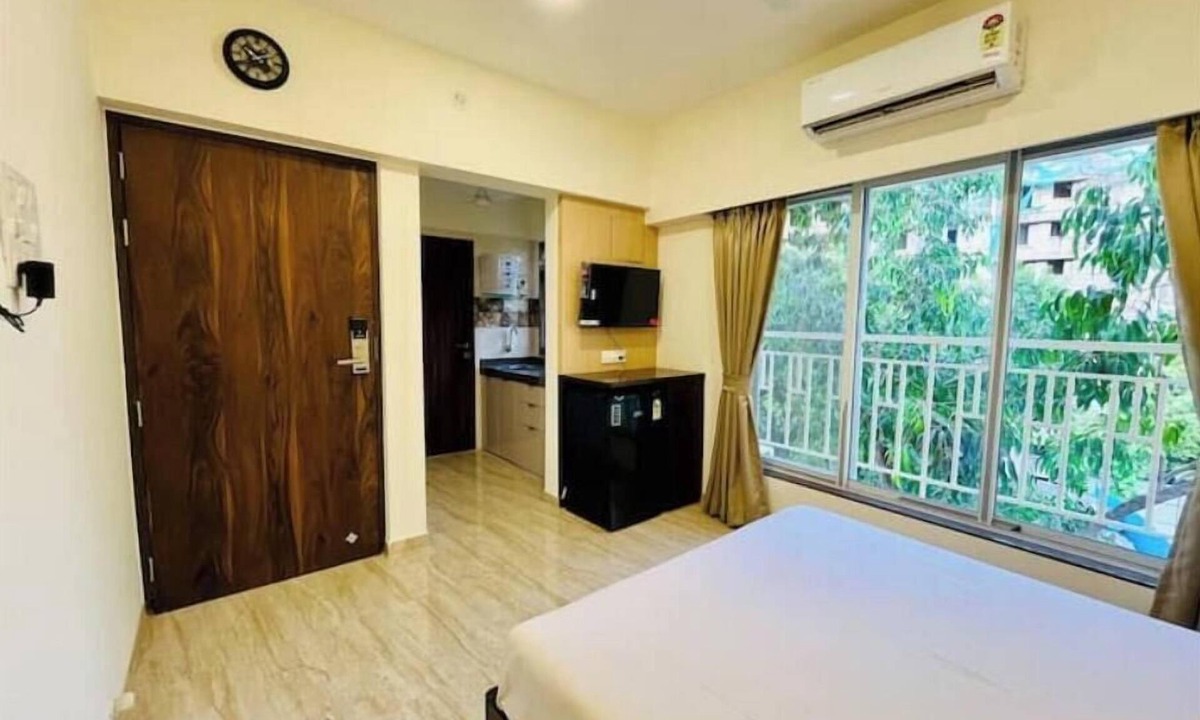 Kandivali East Apartment | Studio near Mindspace Malad west