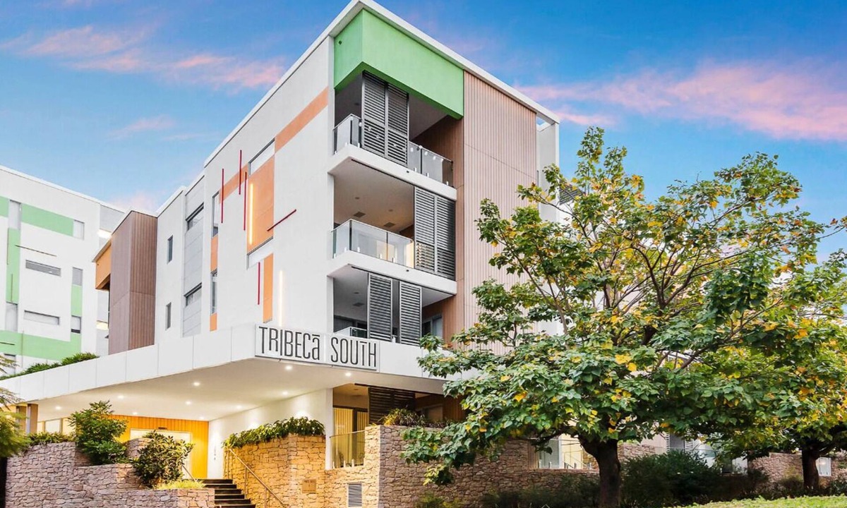 Rivervale Apartment | Stylish and Modern Living at Rivervale! Close to Perth City Center and Stadium