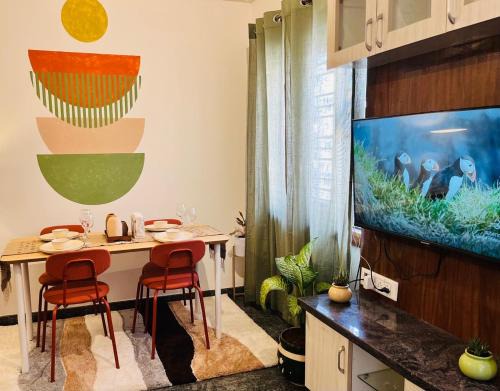 HSR Layout Apartment | Sukoon - HSR sector 7 10 min - Koramangala ,200mbps internet ,AC -master bedroom