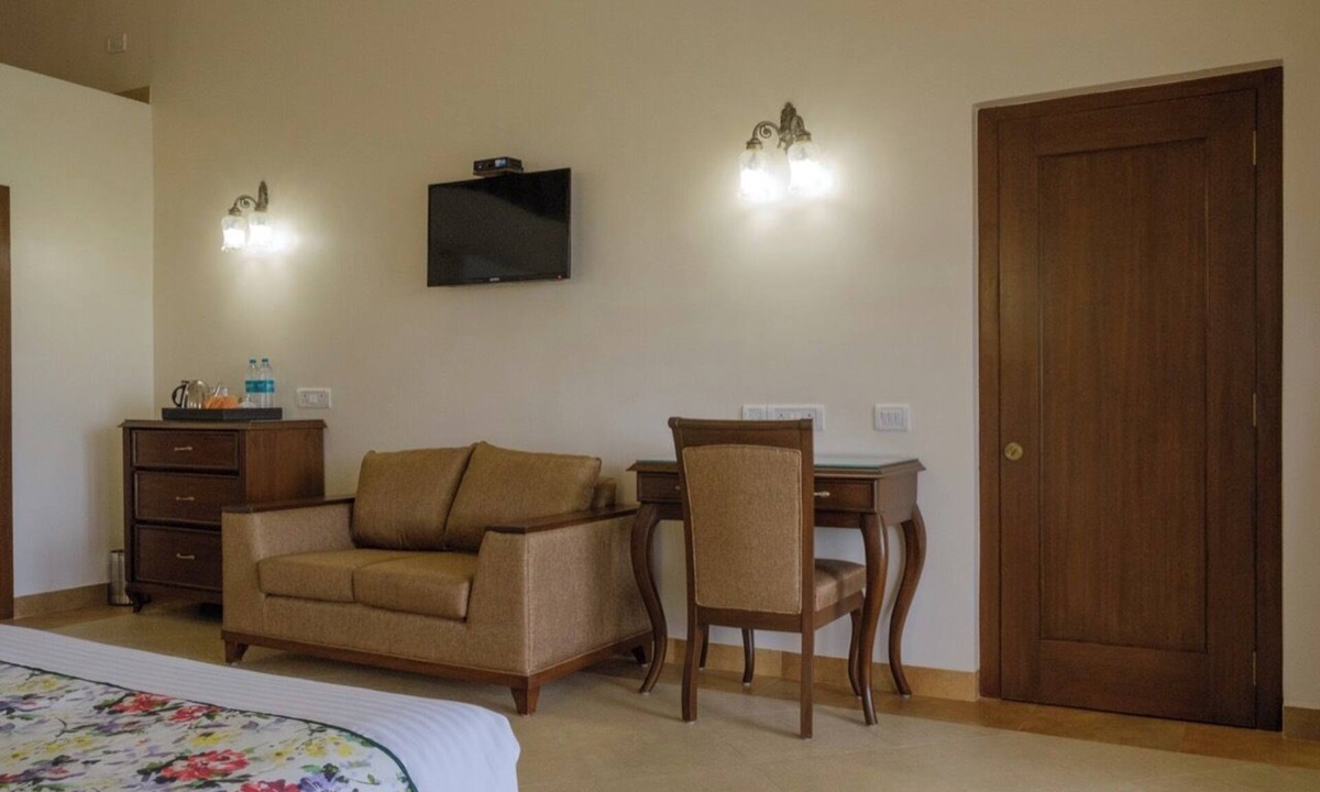 Sinnar Hotel | SUMMER VINES