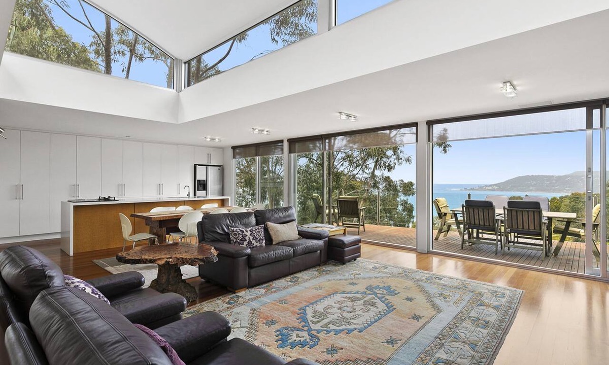 Lorne House | Summerhill Views