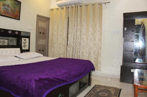 Orchha Hostel | Sunset Backpackers Hostel